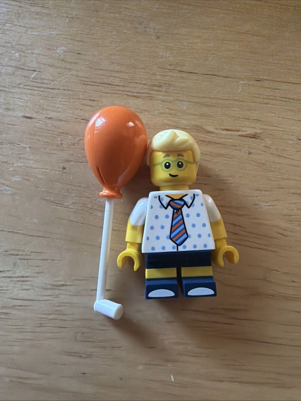 LEGO CMF Series 18 - Birthday Party Boy Minifigure - col327 - Set 71021